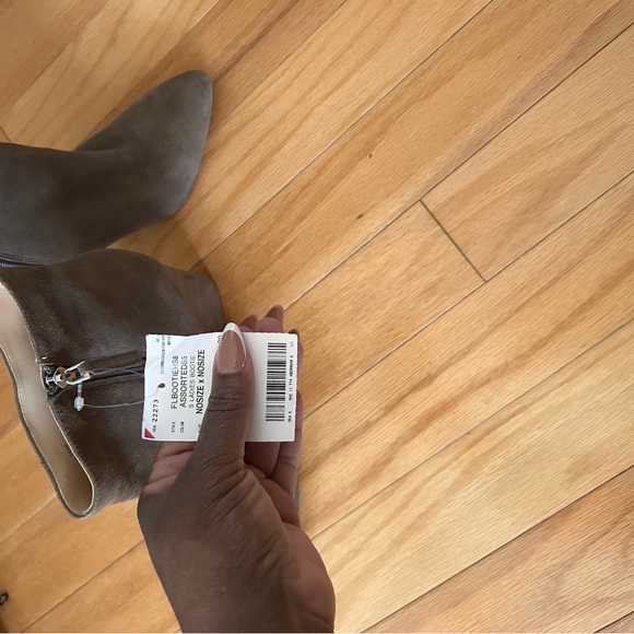 Sleek booties! - Picture 7 of 7